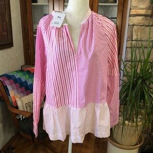 NWT FREE ASSEMBLY SIZE XLARGE PINK AND WHITE MULTICOLORED TOP W/V/NECK